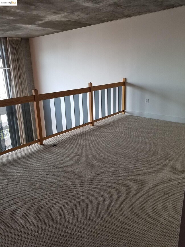 Building Photo - 311 Oak St