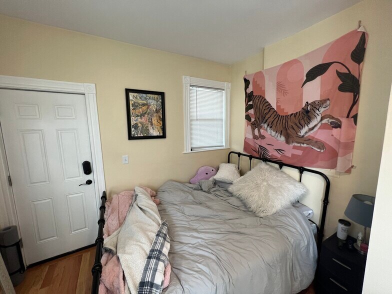 Building Photo - 48-50 Lowell St. Unit 2