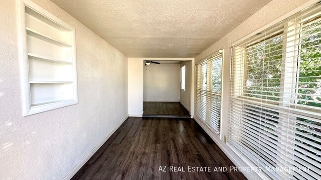 Building Photo - 5547 W Gardenia Ave