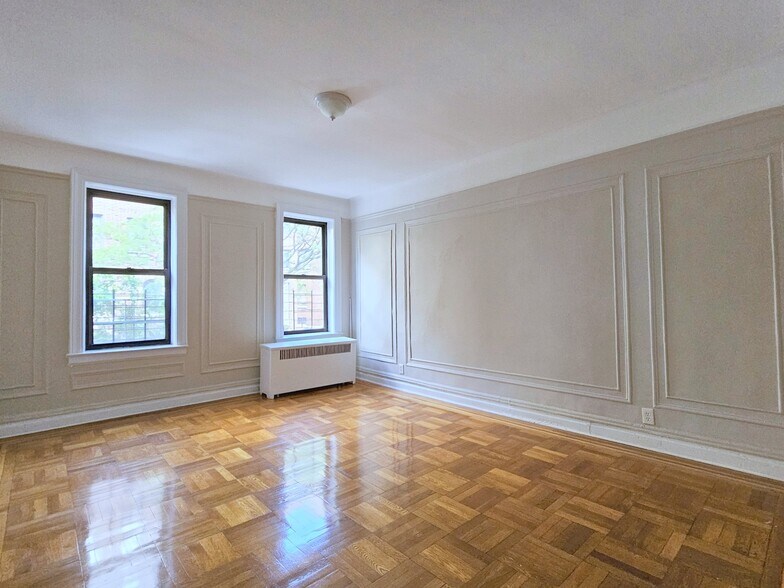 Building Photo - 850 W 176th St