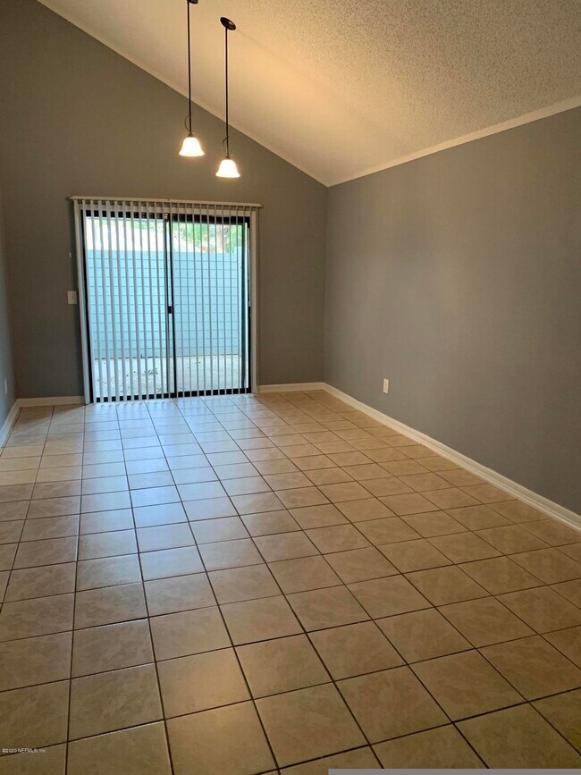 Building Photo - 8145 San Jose Manor Dr E