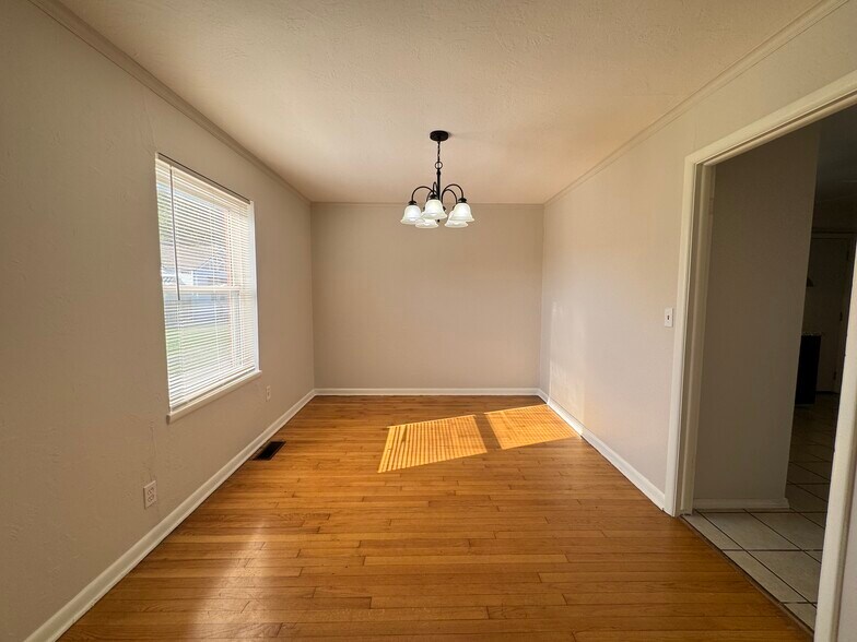 Building Photo - 6007 NW 32nd St