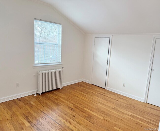 Building Photo - 6 Oakland Ct