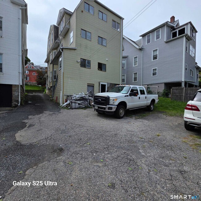 Building Photo - 82 Bunker Hill Ave