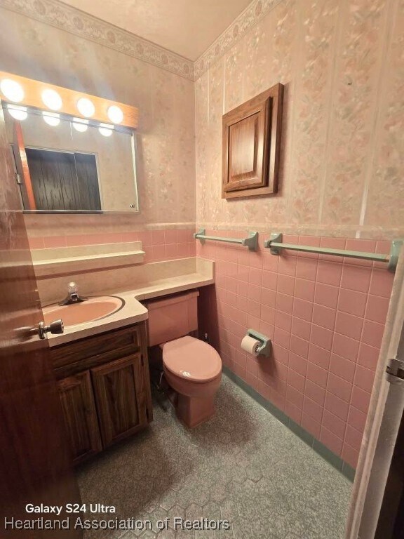 Building Photo - 3505 Golfview Rd