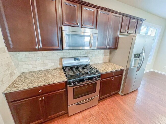Building Photo - 328 Privet Cir