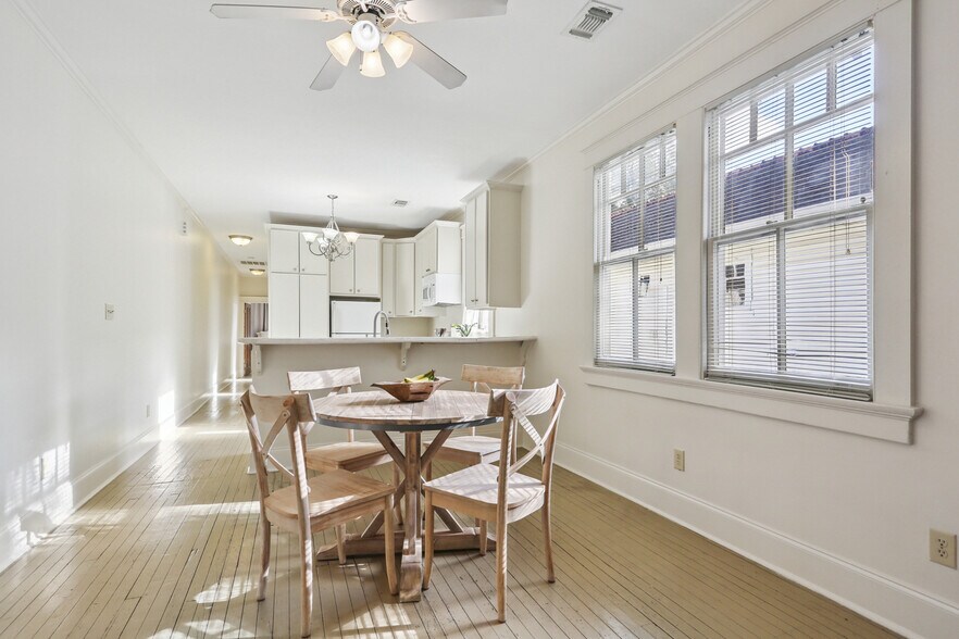 Building Photo - 2433 Palmer Ave