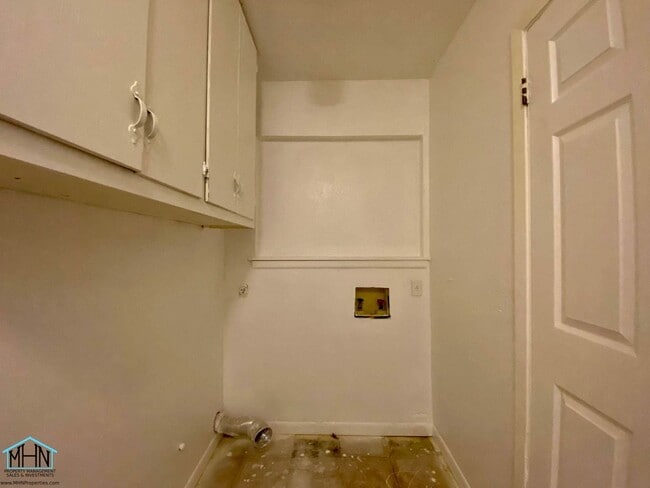 Building Photo - Gorgeous gem! 4 bed/2 bath single-story ho...