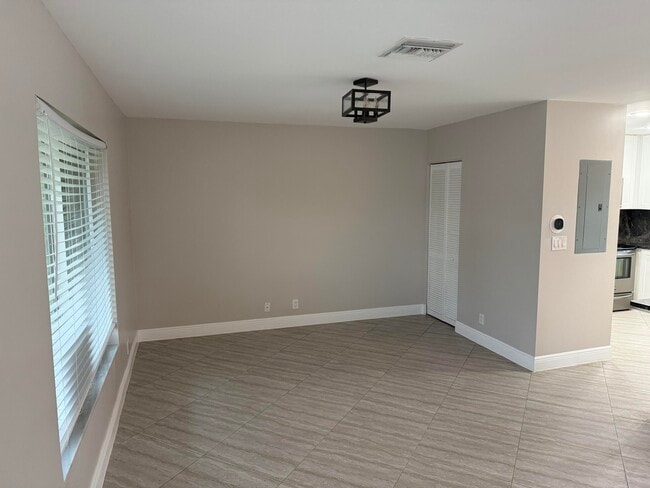 Building Photo - 105 Palamino Cir