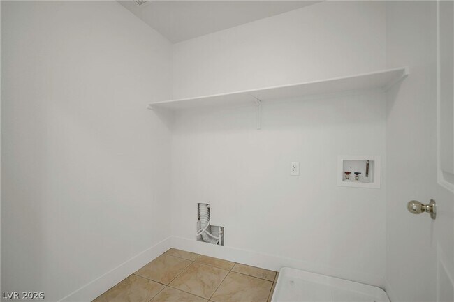 Building Photo - 9711 W Spinnaker Creek Ave