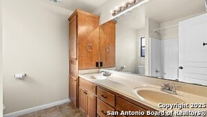 Building Photo - 1123 Blazewood Dr
