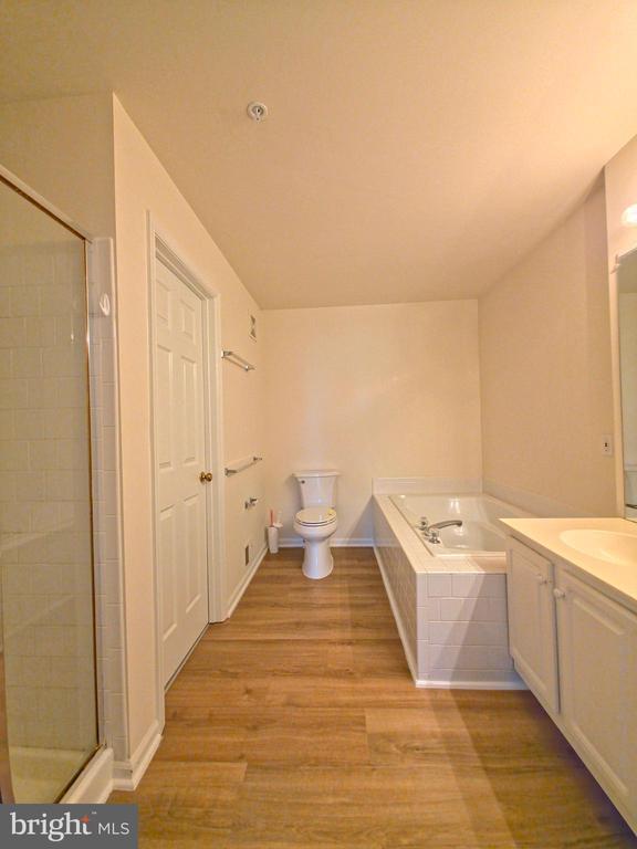 Building Photo - 5310 Birds View Ln
