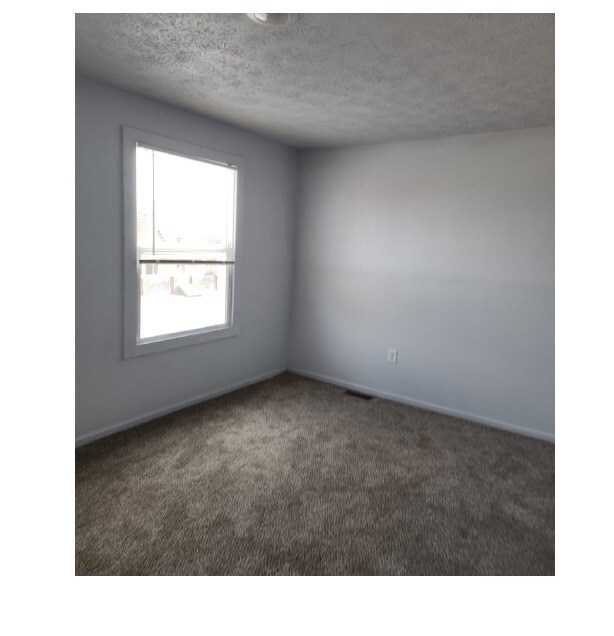 Building Photo - 4487 French Rd