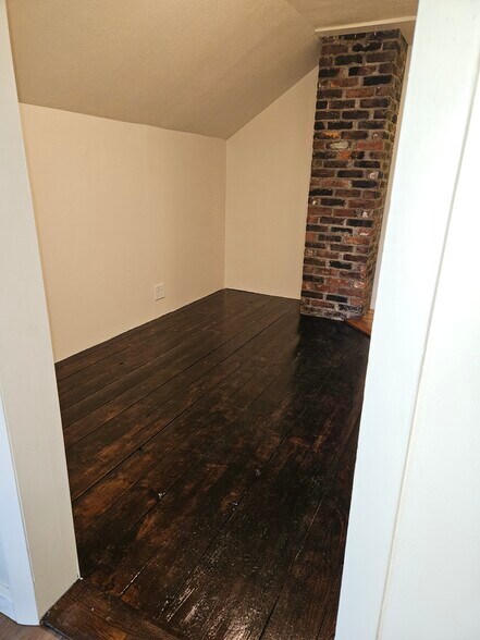bonus room/hall/office space - 132 Hinesburg Rd