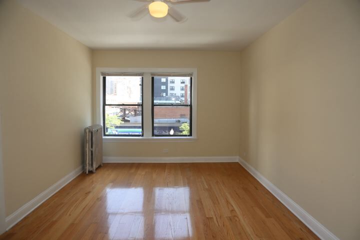 Building Photo - 1023 N Dearborn