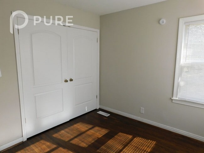 Building Photo - $200 Visa gift card offer!