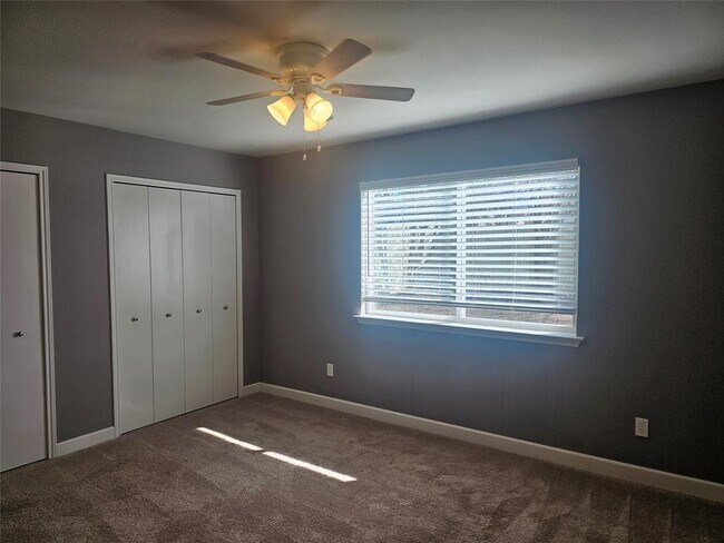 Building Photo - 12327 Limerick Ave