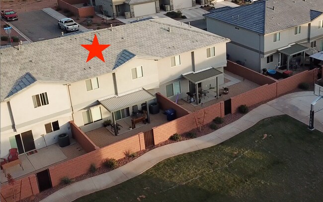 Building Photo - Newer- Red Mountain Vista Town Home,
