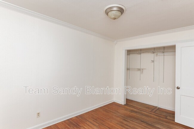 Building Photo - 802 Rue Max St