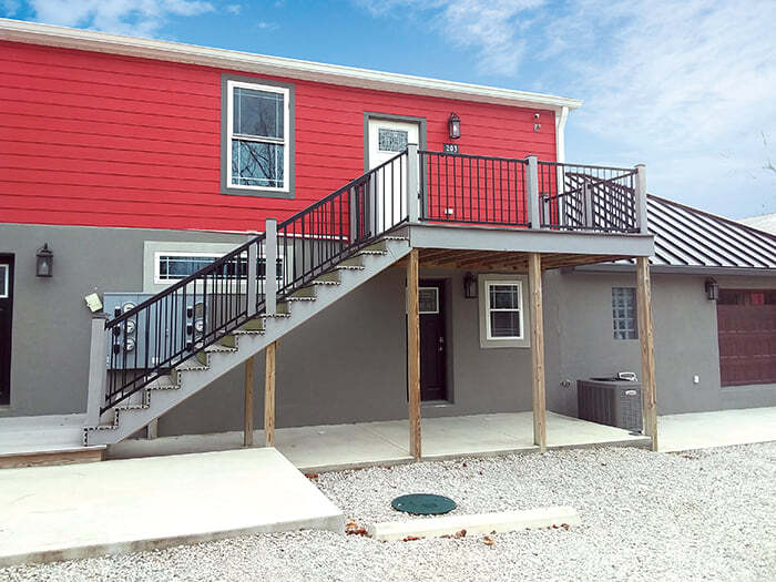 Primary Photo - 1108 S Locust St