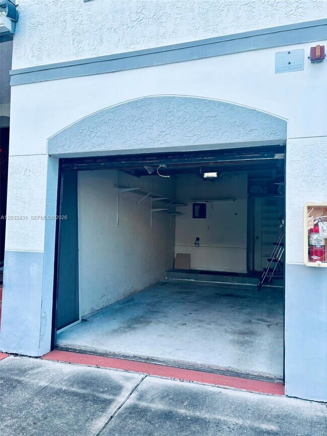 Building Photo - 715 SW 148th Ave