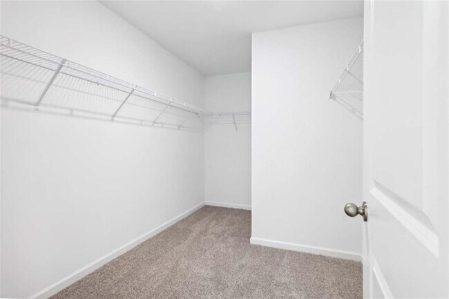 Building Photo - 2165 Boxwood Cir