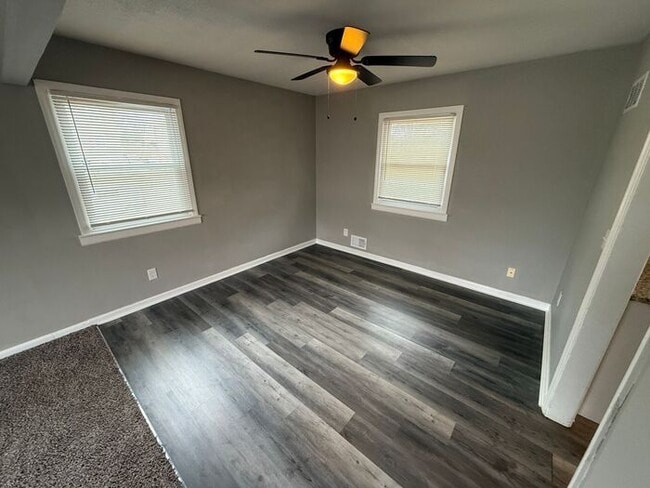 Building Photo - 3BR/2.5BA Duplex w/ 1-Car Garage + Fenced Yard