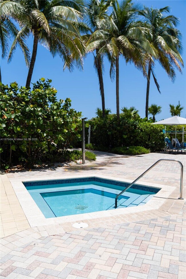 Building Photo - 6515 Collins Ave