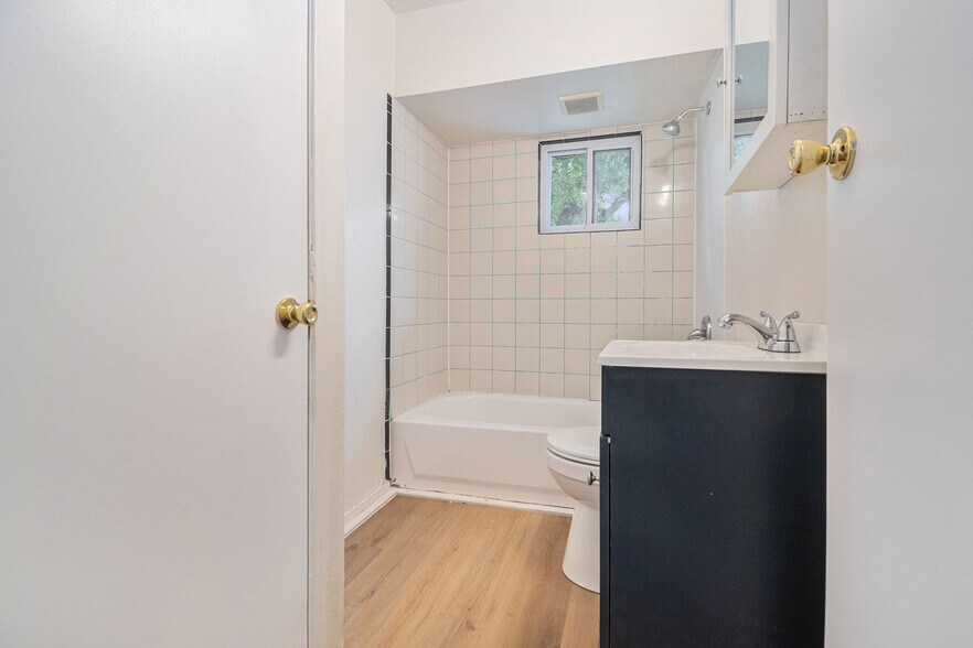 Building Photo - 126 Saint Robert Dr