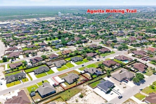 Building Photo - 406 Mountain View Dr