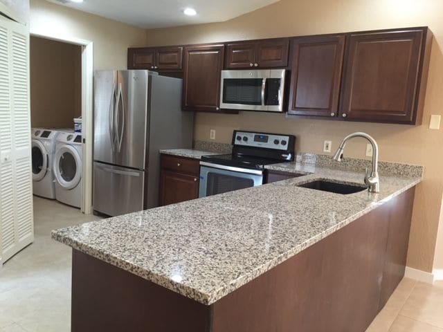 Building Photo - 2623 Magdalina Dr