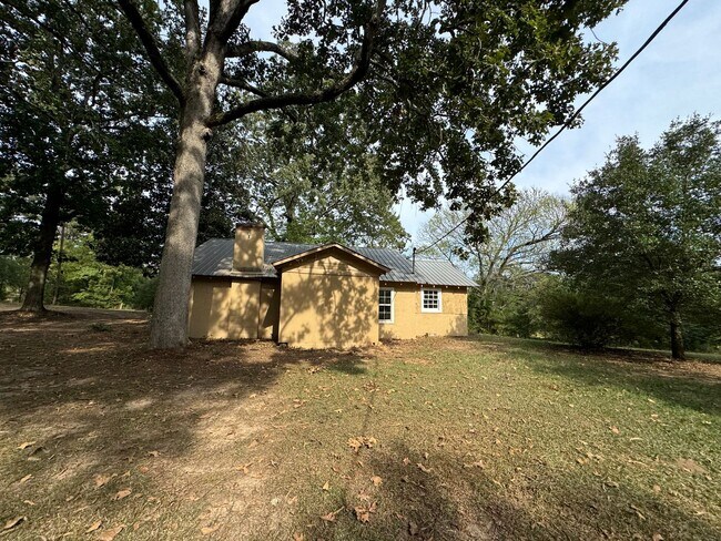 Building Photo - 5540 New Liberty Rd