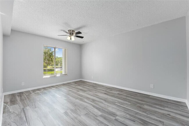 Building Photo - 2502 SE Anchorage Cove
