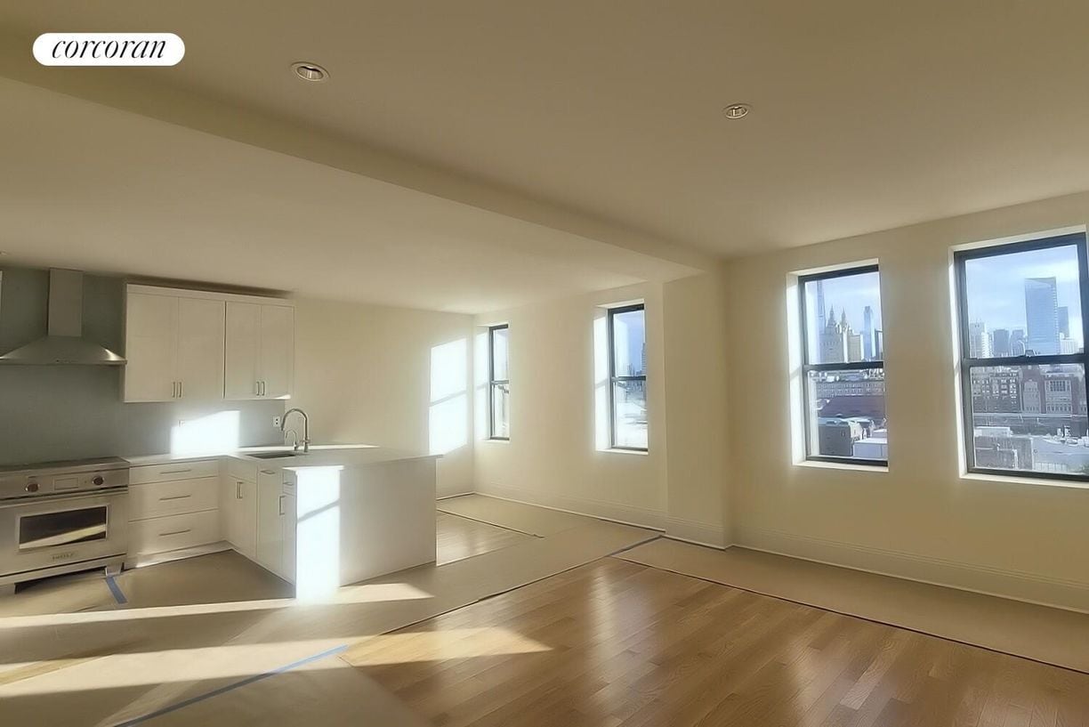 Building Photo - 45 W 81st St