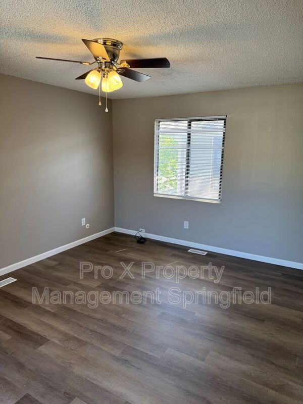 Building Photo - 1238 E Guinevere St