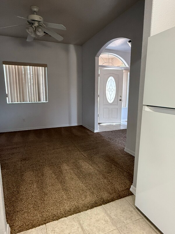 Building Photo - 2117 Buena Vista Dr