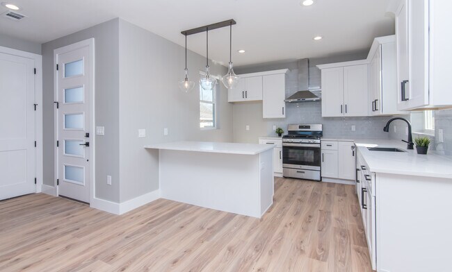 Building Photo - 8006 Gault St