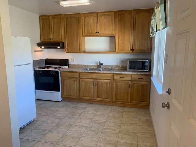 Building Photo - Vacaville Apartment Available Now!