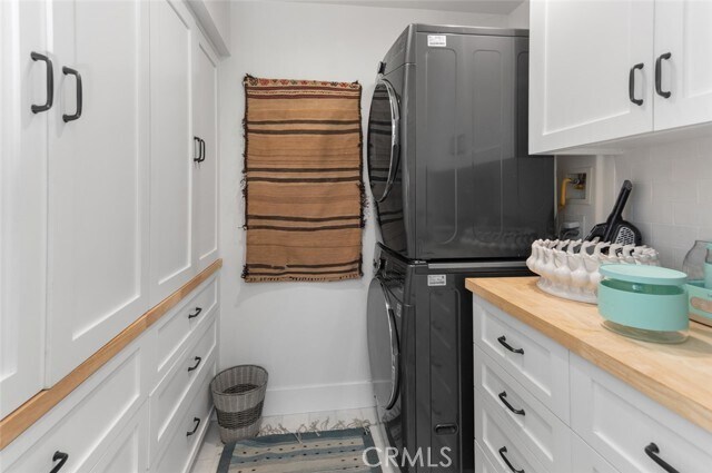 Building Photo - 2165 Vista Entrada Vis