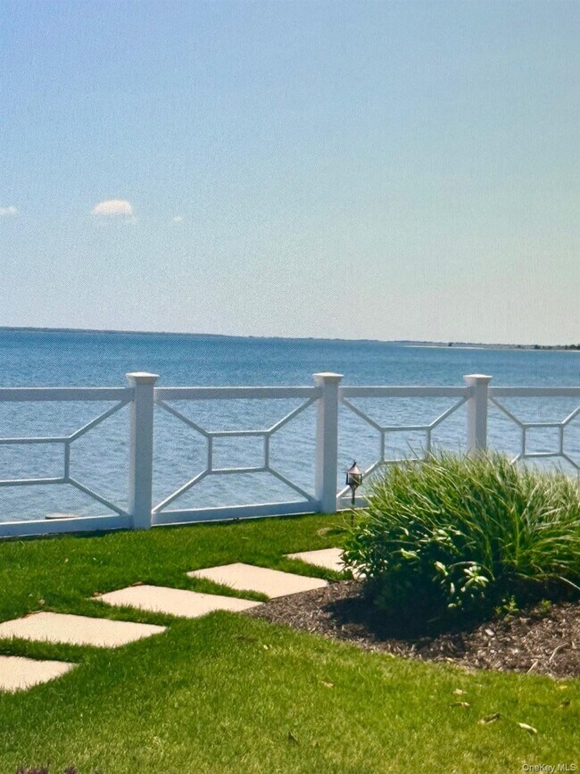 Building Photo - 49 Canoe Place Rd