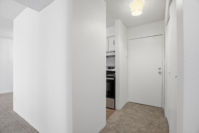 Building Photo - $1,195.95 - 1 Bed, 1 Bath Condo in Denver with Outdoor Patio Space