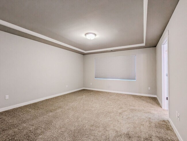 Building Photo - **Move-In Special** Stunning 5 bed, 2.5 ba...