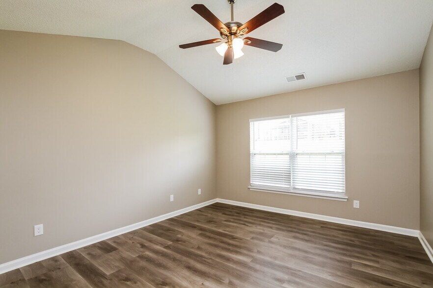 Building Photo - 107 Bluffton Rd