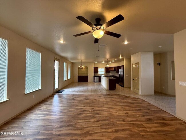 Building Photo - 11533 Merejildo Madrid St