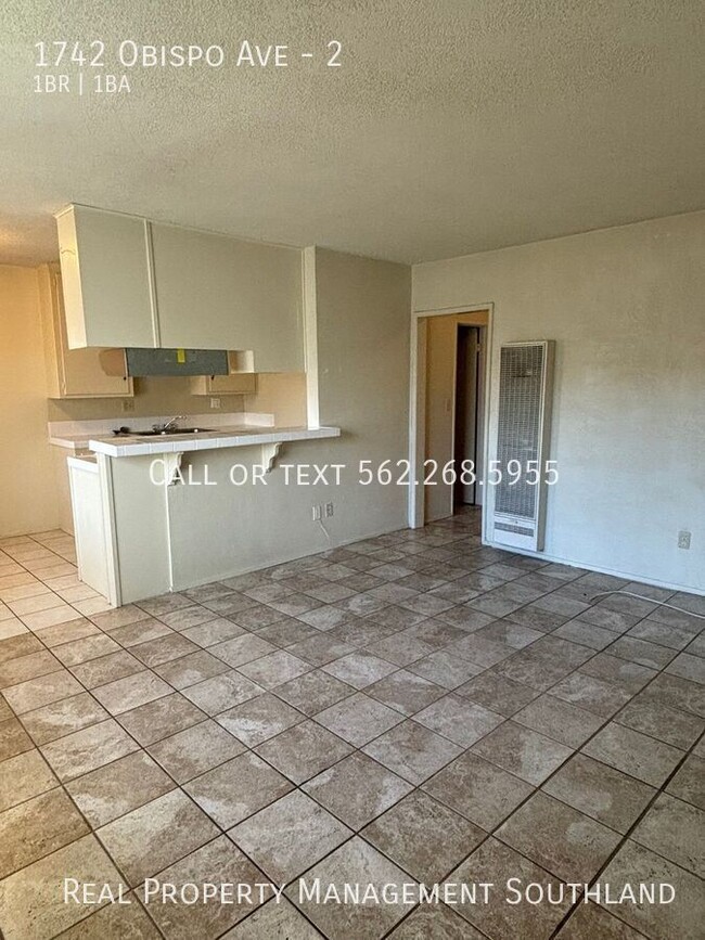 Building Photo - Spacious 1 BD + 1 Bath in gated building i...