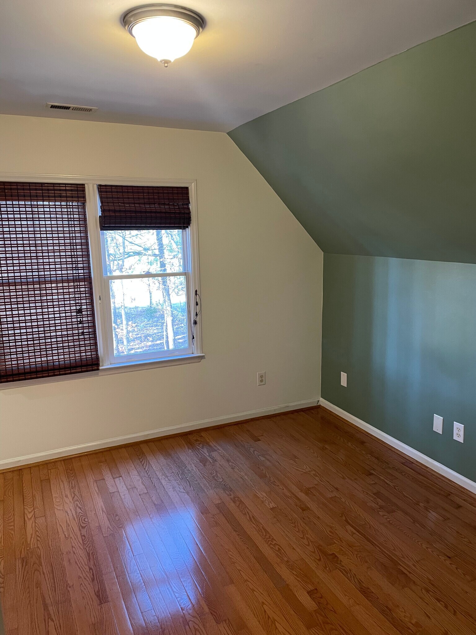 Building Photo - 705 Cash St