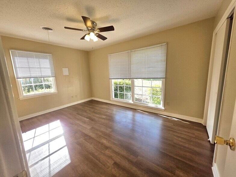 Second bedroom - 651 Ynestra Dr