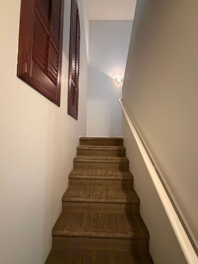 Building Photo - beautiful 2 bed, 2.5 bath condominium in the elegant Via De Cielo gated community in Chandler!