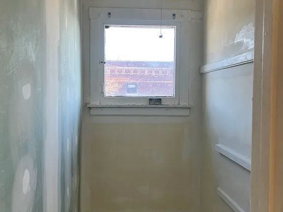 Building Photo - 4832 W Montrose Ave