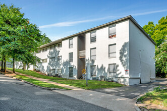 Building Photo - Breezeway